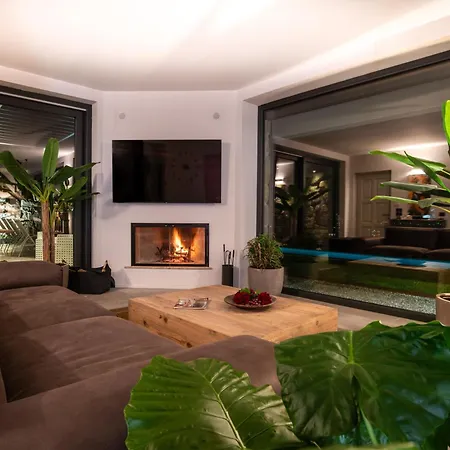 Villa Brand New! Feronia, Where Nature Feeds Your Soul.